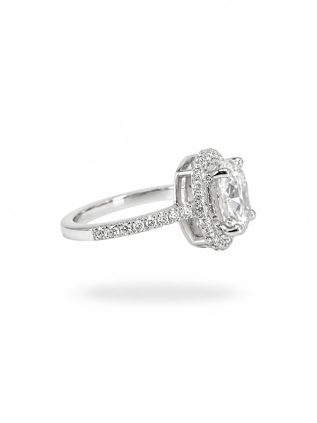 The Amélie Cushion Halo Ring